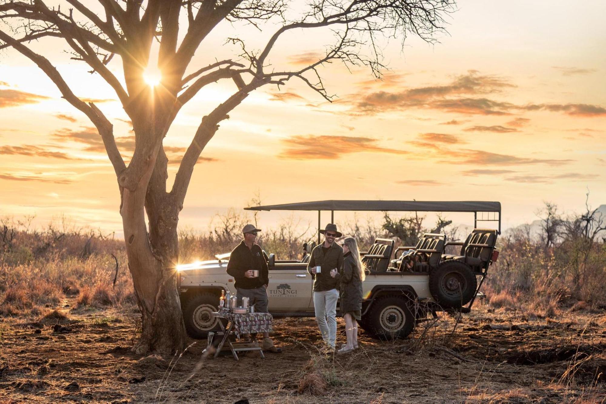 Tuningi Safari Lodge Защитен резерват „Мадикве“ Екстериор снимка